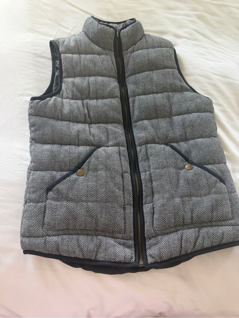 Quilted Herringbone Puffer Vest - Gray